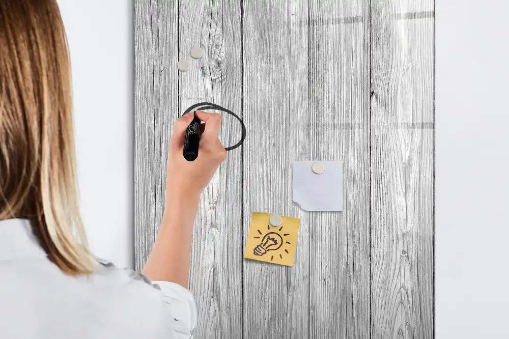 Tableau magnétique effaçable avec structure en bois