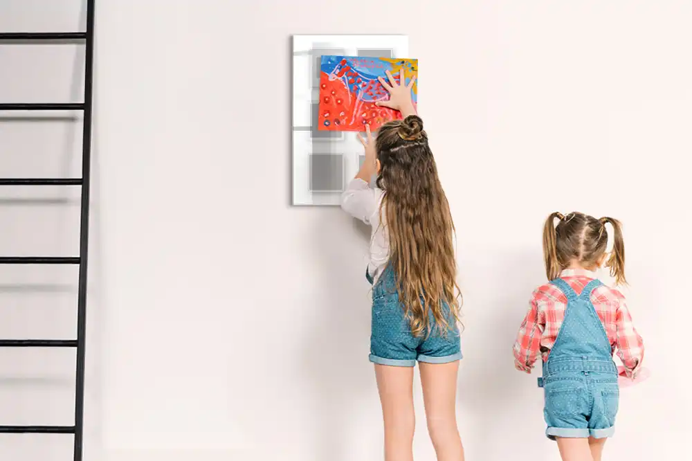 Tableau magnétique avec feutre et cadres photo