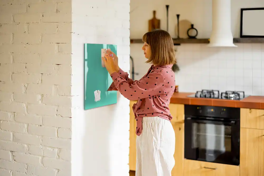Tableau magnétique turquoise avec feutre