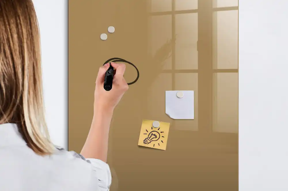 Tableau magnétique effaçable beige foncé