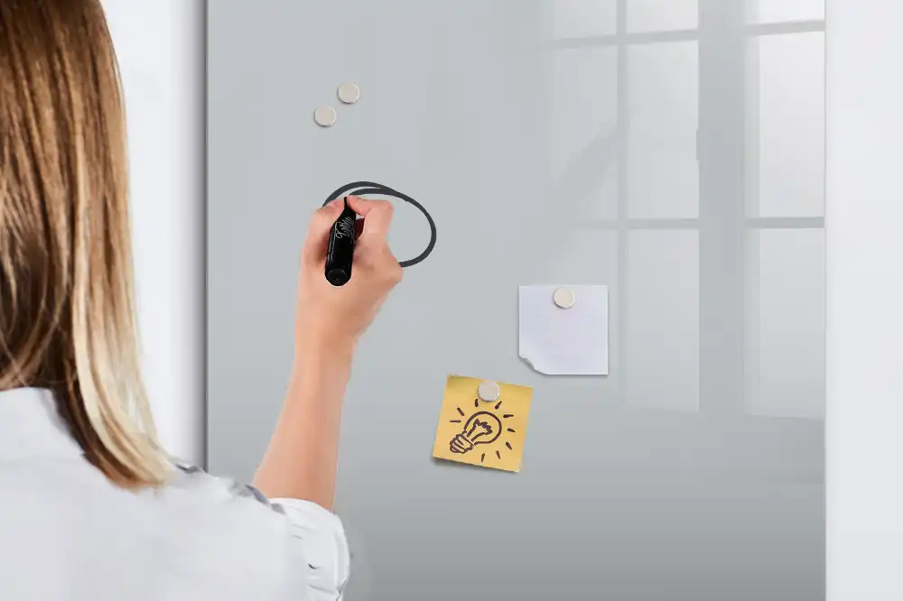 Tableau magnétique pour dessin gris clair