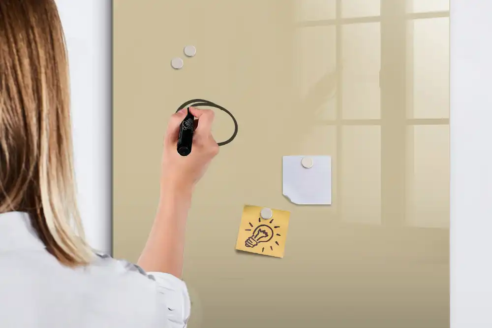 Tableau magnétique beige avec feutre