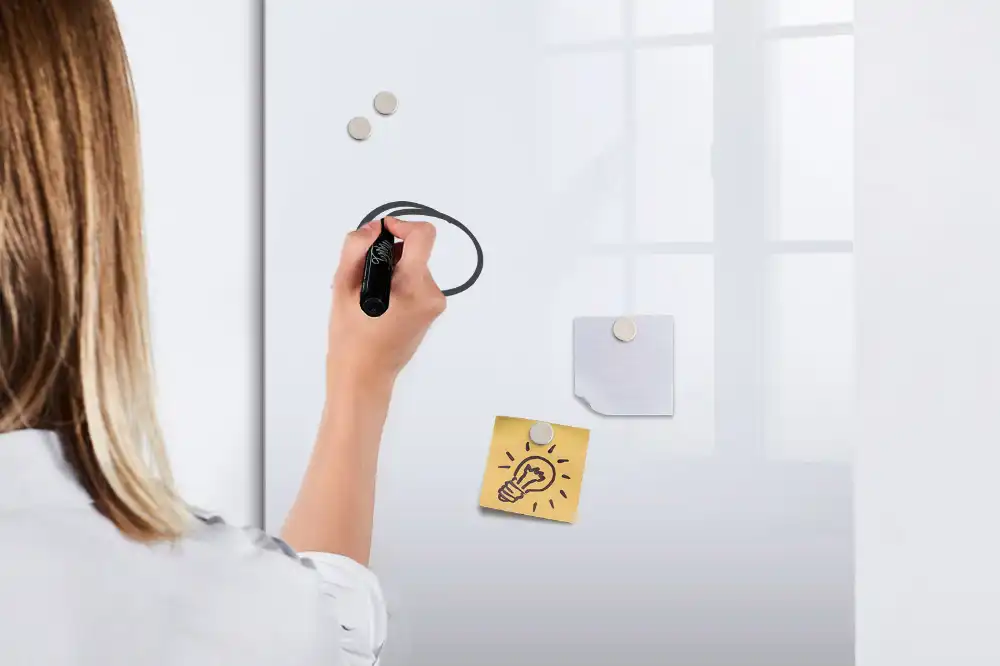 Tableau magnétique effaçable blanc