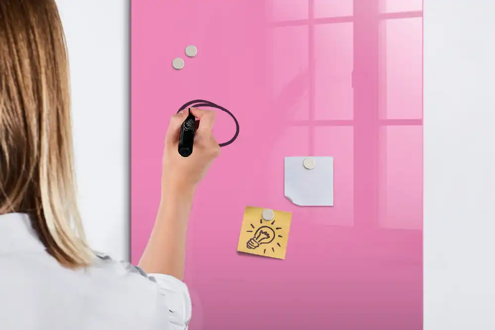 Tableau magnétique de dessin rose
