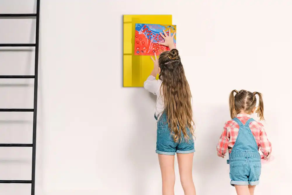 Tableau magnétique avec feutre jaune clair