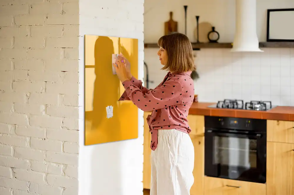 Tableau blanc magnétique effaçable à sec jaune doré