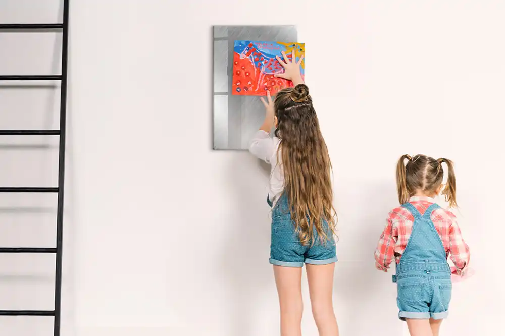 Tableau magnétique avec feutre à encre métallique