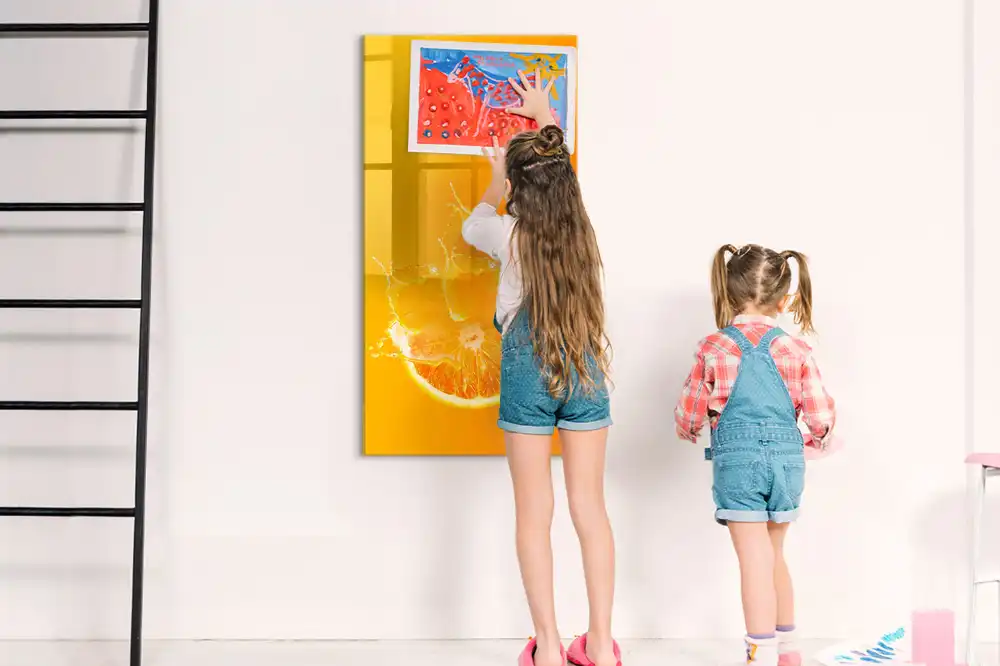 Tableau magnétique avec feutre motif jus d'orange pressé