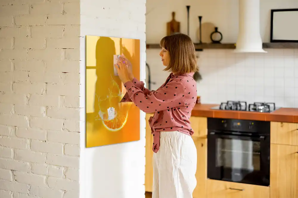 Tableau magnétique avec feutre motif jus d'orange pressé