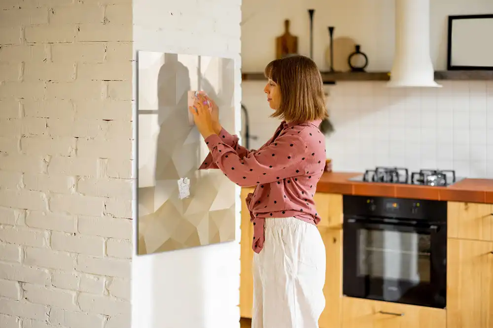 Tableau magnétique pour dessin avec motif de pyramides géométriques