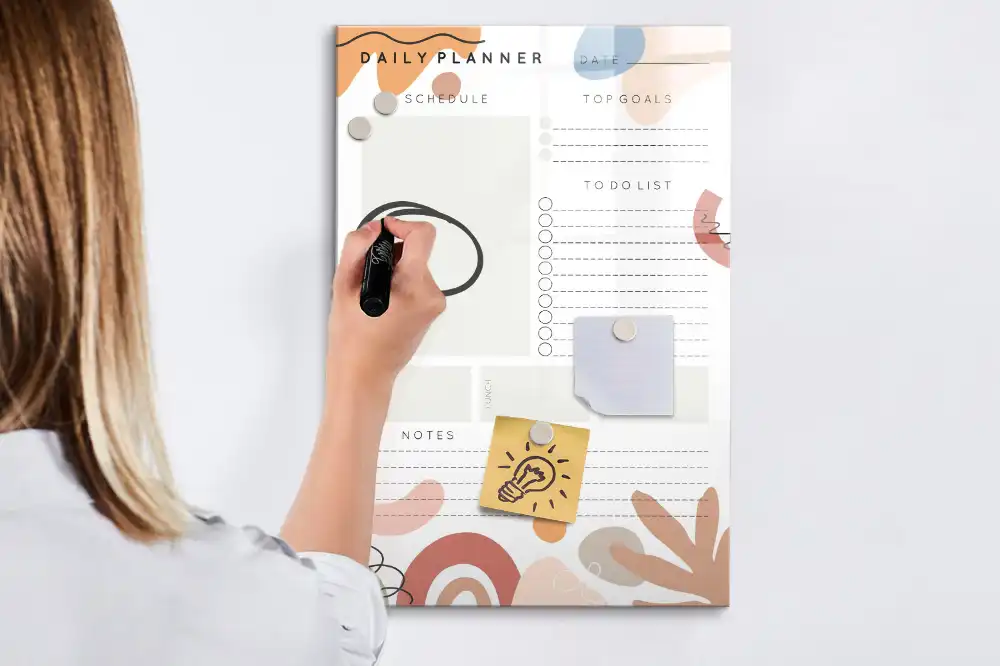 Tableau blanc magnétique effaçable à sec avec organisateur quotidien
