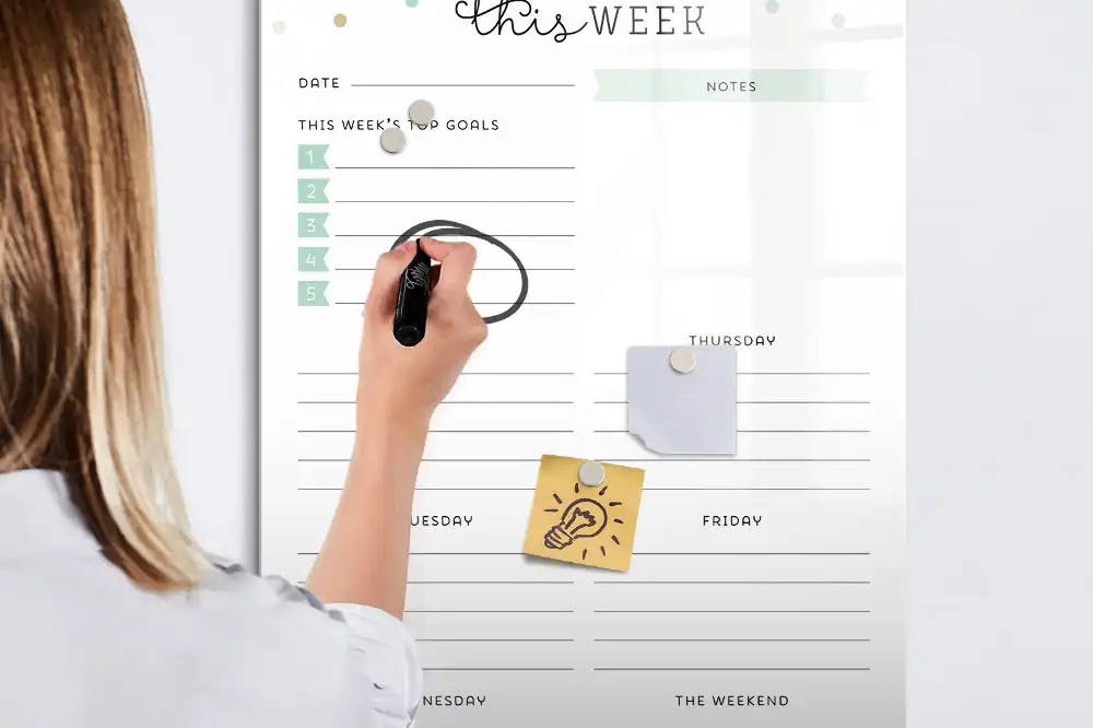 Tableau magnétique pour planning hebdomadaire