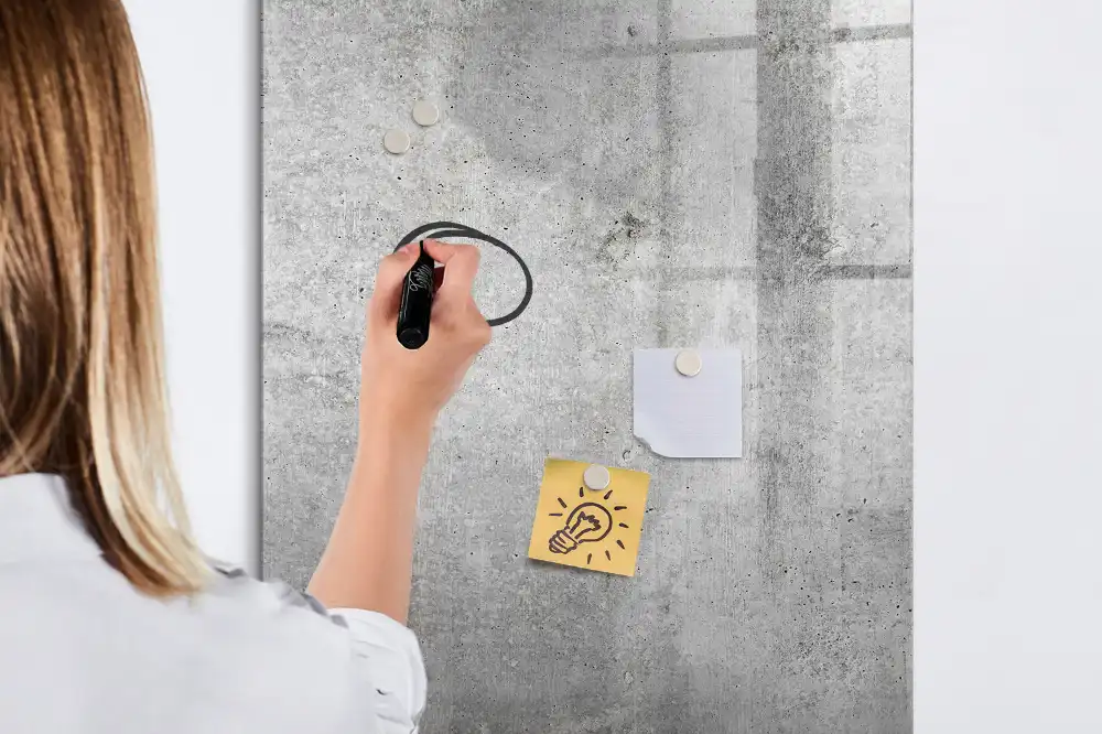 Tableau blanc magnétique effaçable à sec avec structure en béton léger