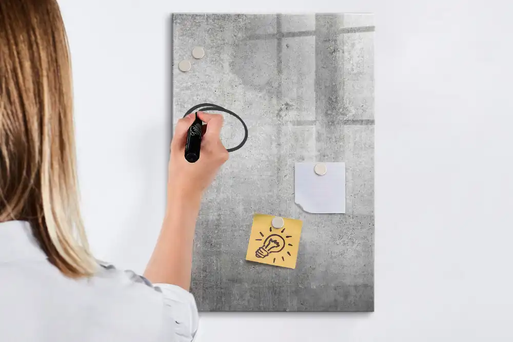 Tableau blanc magnétique effaçable à sec avec structure en béton léger