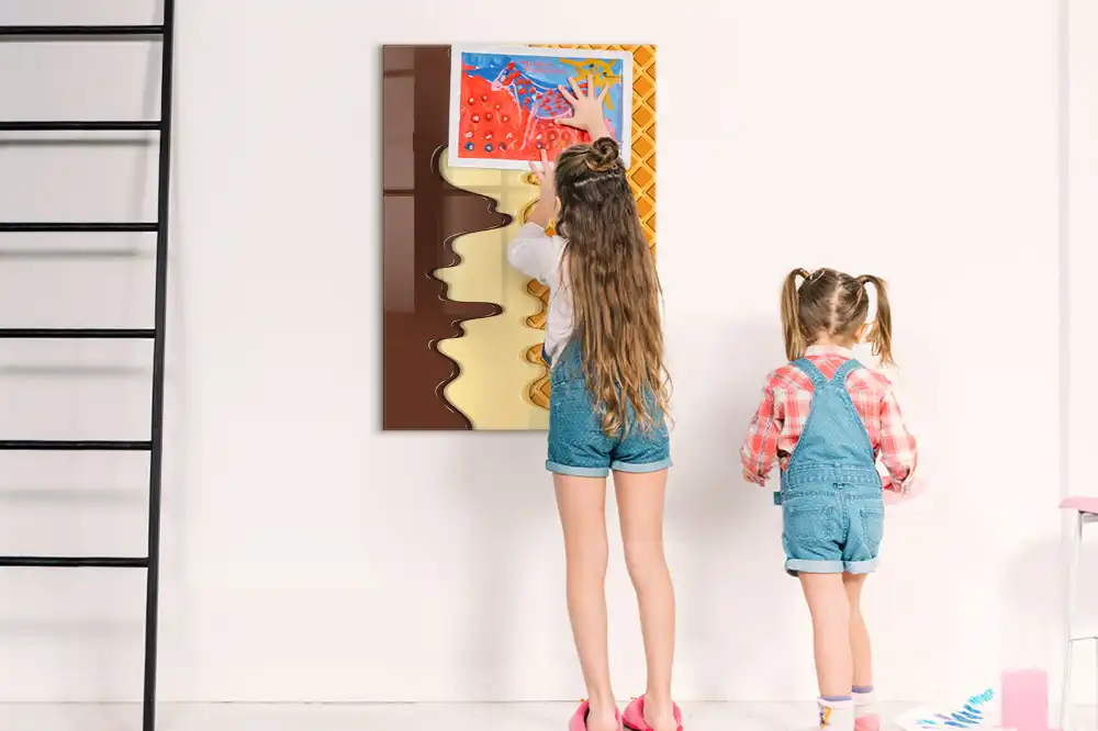Tableau magnétique en forme de glace avec garnitures aux fruits