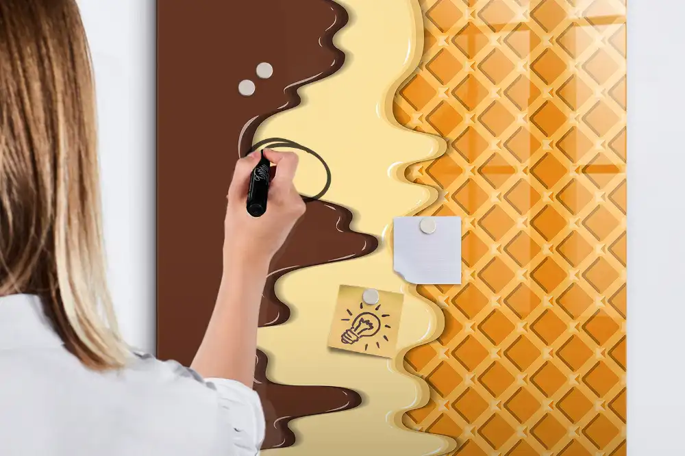 Tableau magnétique en forme de glace avec garnitures aux fruits