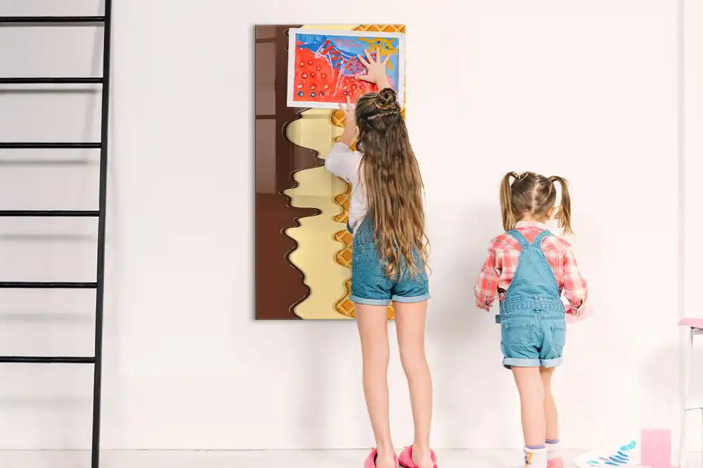 Tableau magnétique en forme de glace avec garnitures aux fruits