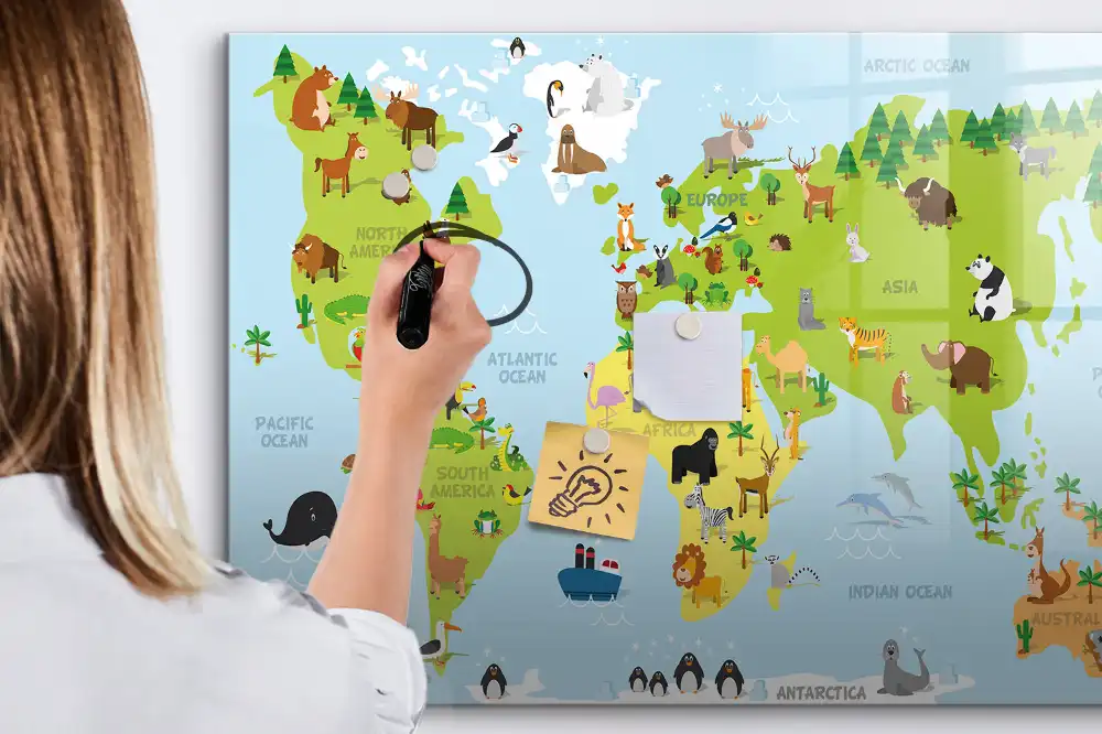 Tableau magnétique carte du monde avec animaux