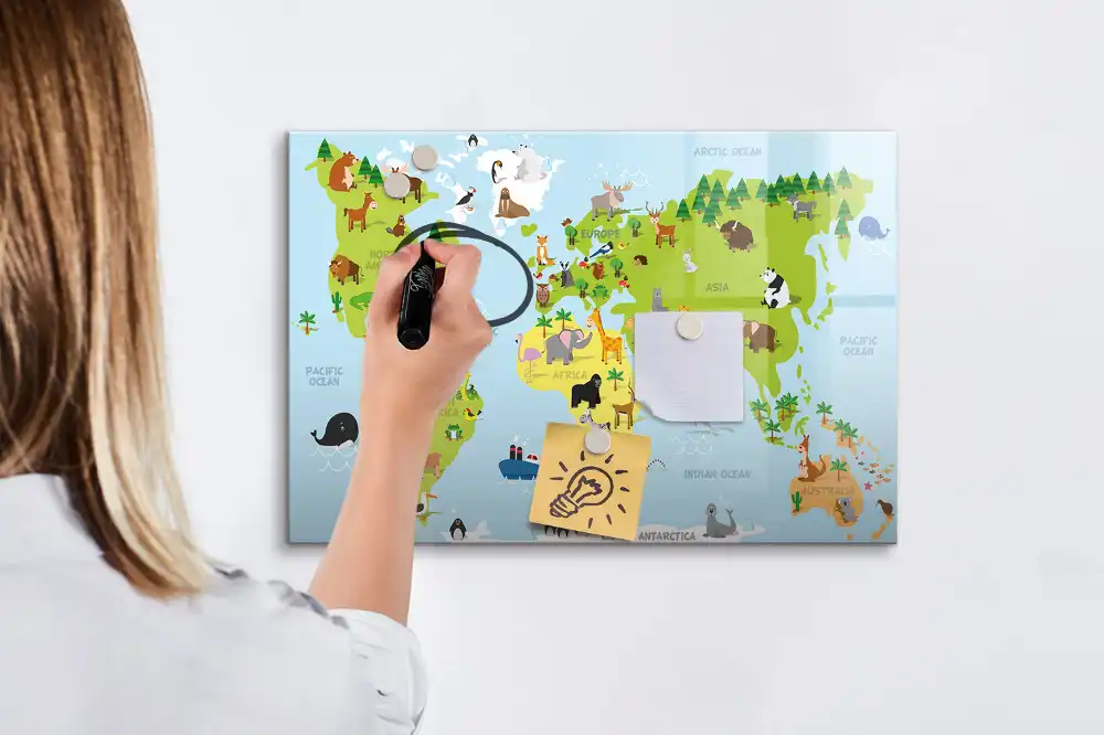 Tableau magnétique carte du monde avec animaux