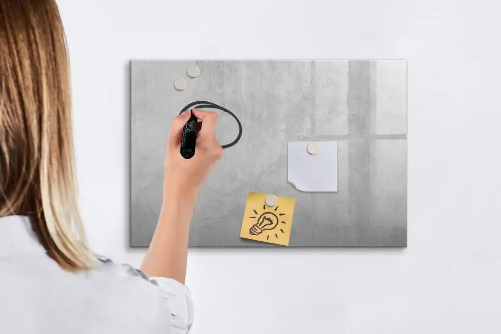 Tableau magnétique pour écriture mur en pierre brute