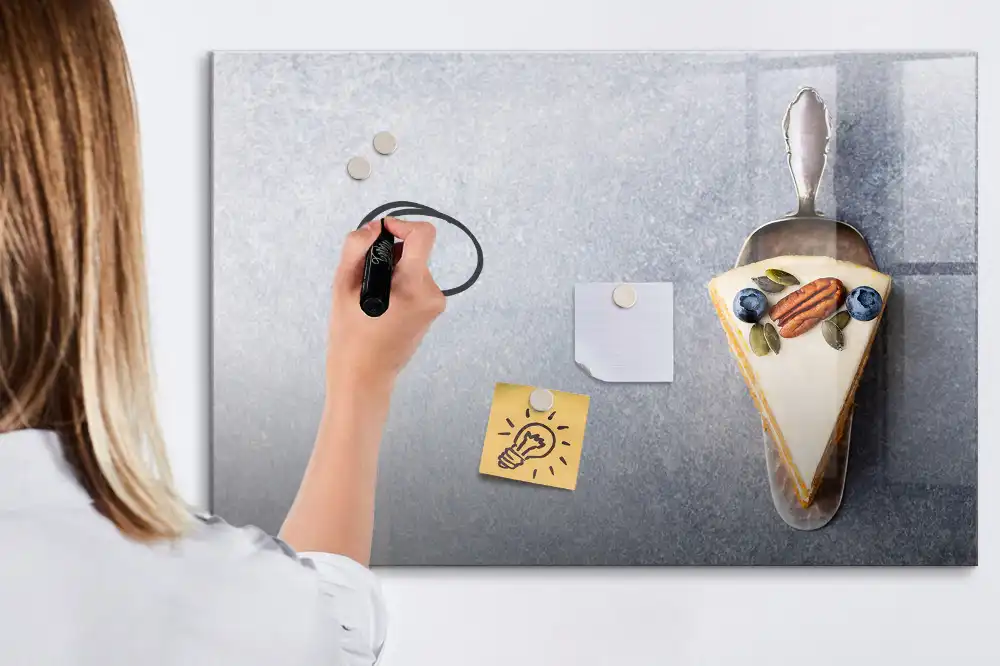 Tableau blanc magnétique effaçable à sec avec motif part de gâteau