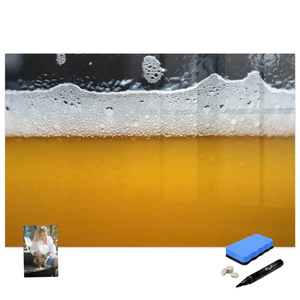Tableau magnétique pour dessin illustrant une bière mousseuse