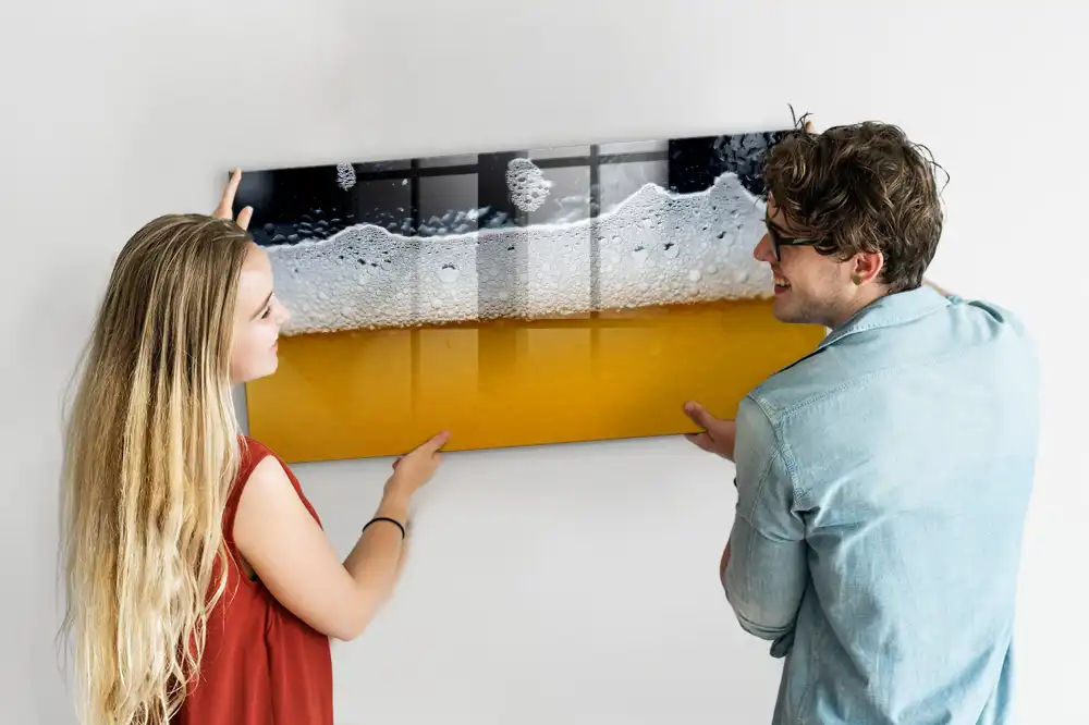 Tableau magnétique pour dessin illustrant une bière mousseuse