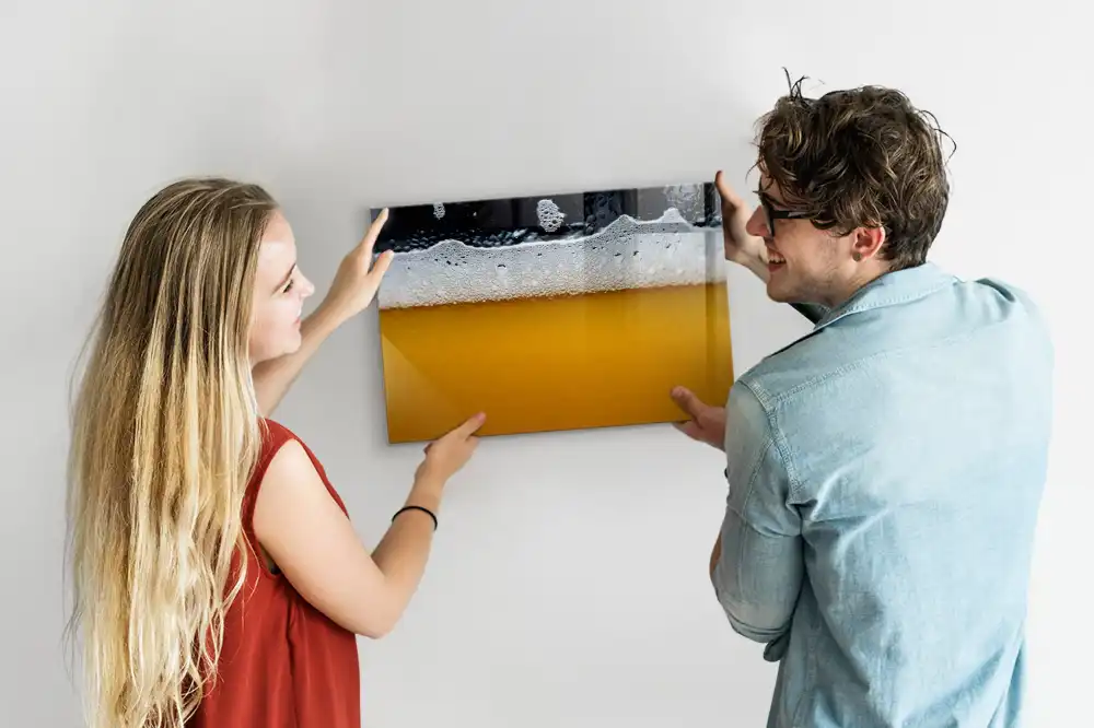 Tableau magnétique pour dessin illustrant une bière mousseuse