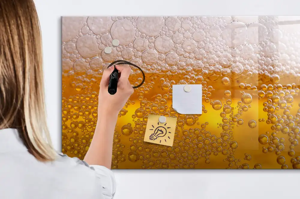 Tableau blanc magnétique effaçable à sec motif chope de bière blonde