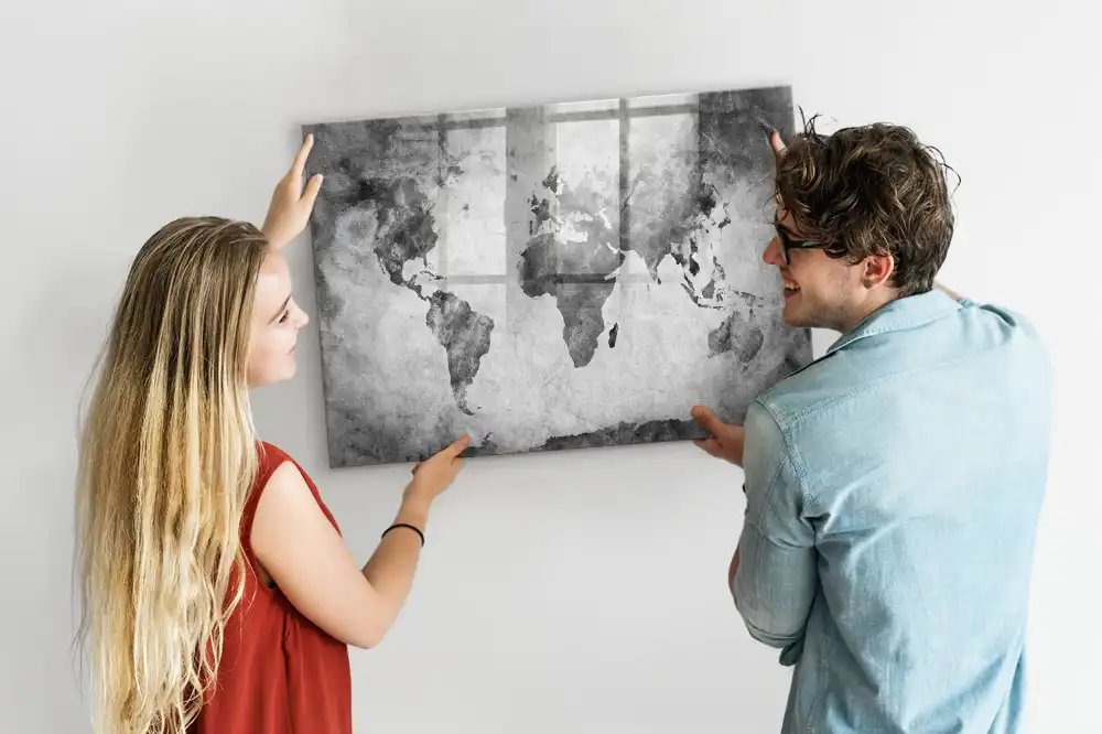 Tableau blanc magnétique effaçable à sec avec grille géographique mondiale