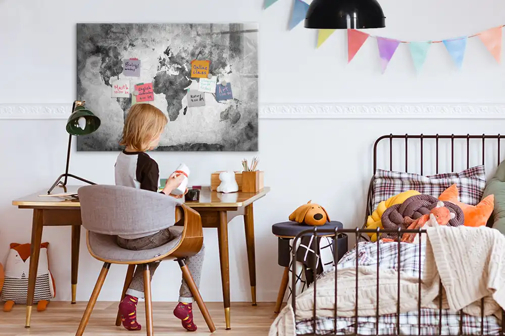Tableau blanc magnétique effaçable à sec avec grille géographique mondiale