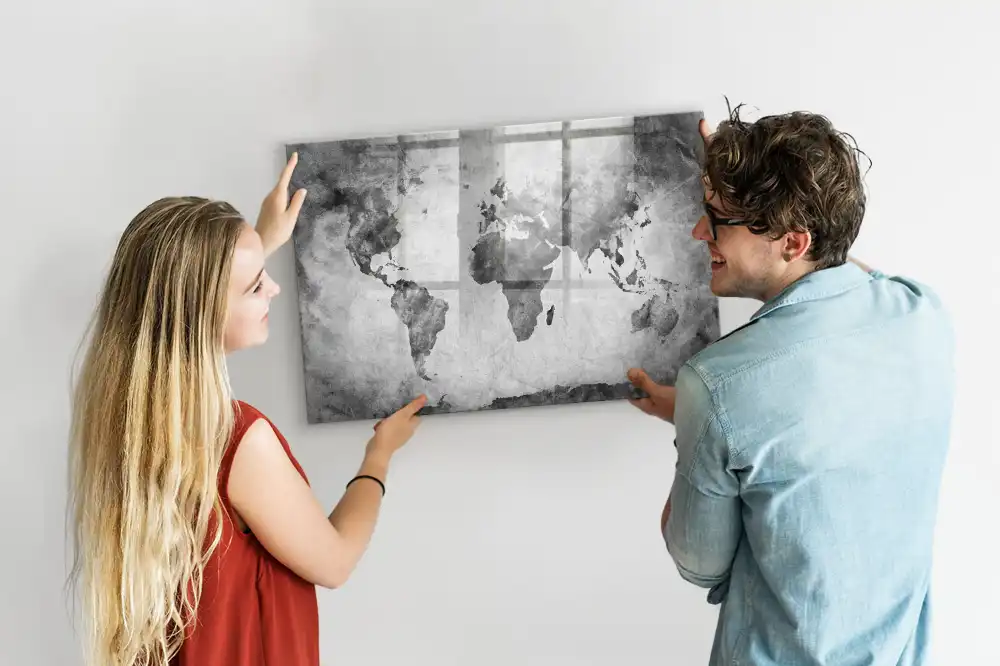 Tableau blanc magnétique effaçable à sec avec grille géographique mondiale