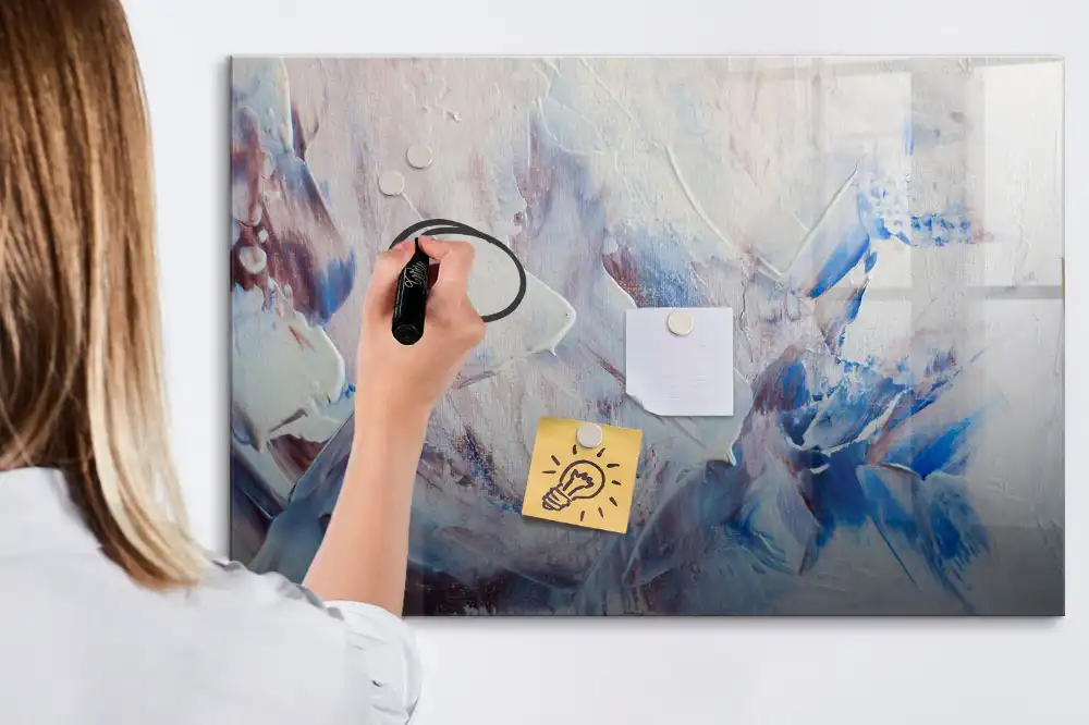 Tableau magnétique à dessin avec traces de pinceau