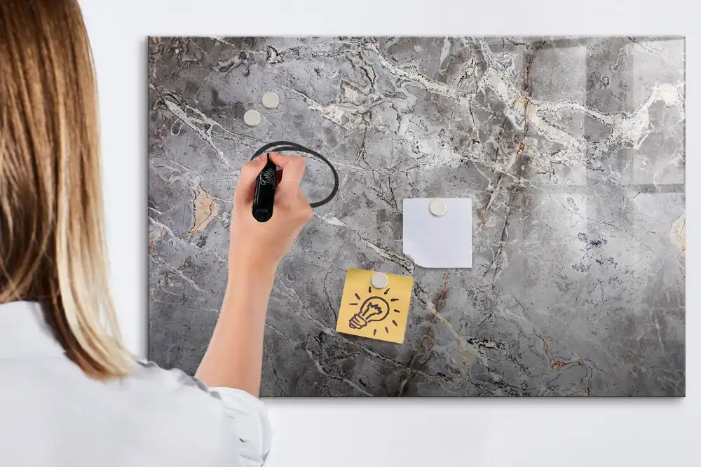 Tableau magnétique avec finition motif marbre pour écriture