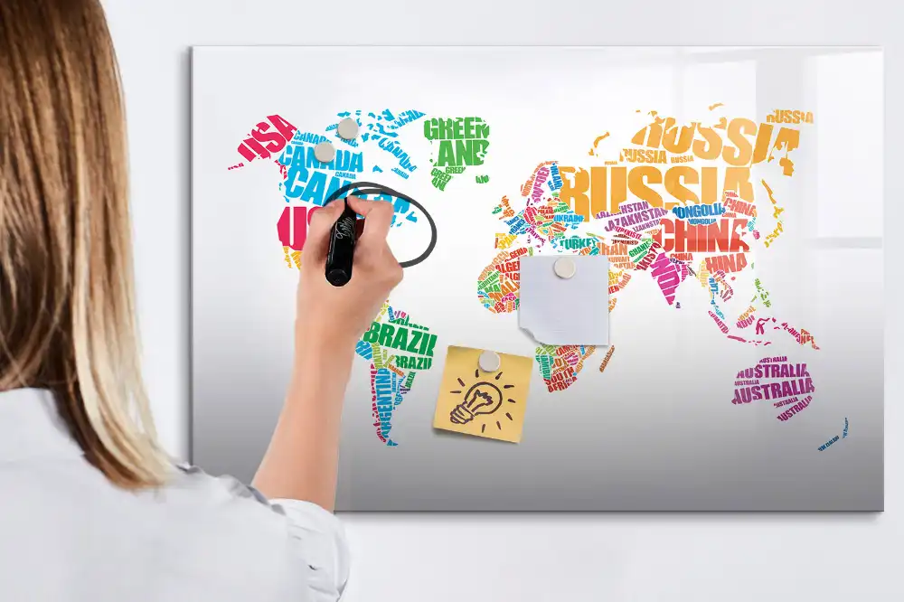 Tableau blanc magnétique effaçable à sec avec motifs de pays colorés