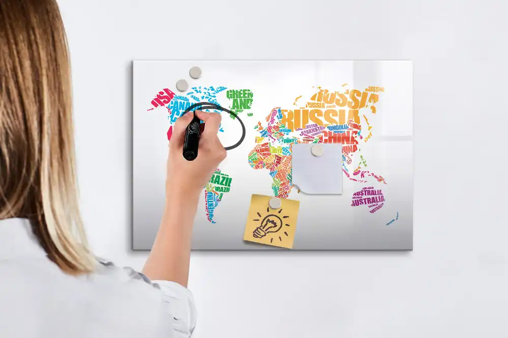 Tableau blanc magnétique effaçable à sec avec motifs de pays colorés