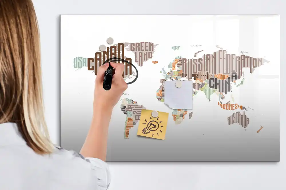 Tableau magnétique pour enfants avec inscriptions de pays colorées