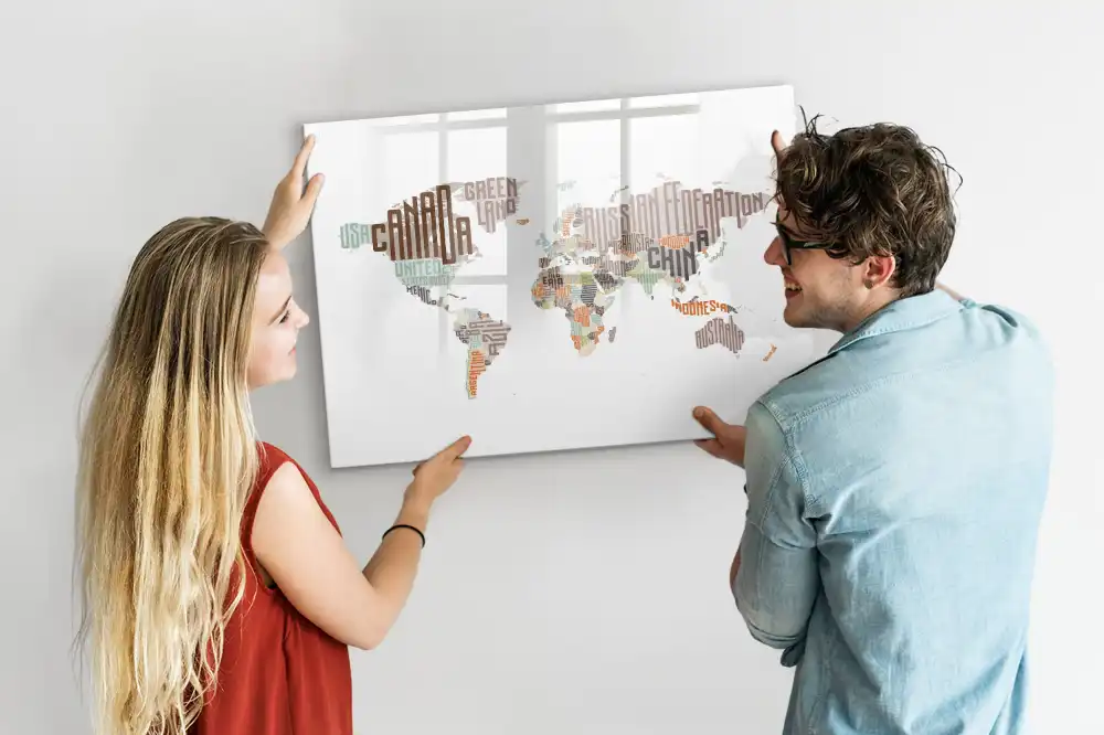 Tableau magnétique pour enfants avec inscriptions de pays colorées