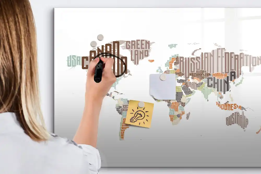 Tableau magnétique pour enfants avec inscriptions de pays colorées