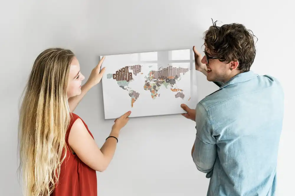 Tableau magnétique pour enfants avec inscriptions de pays colorées