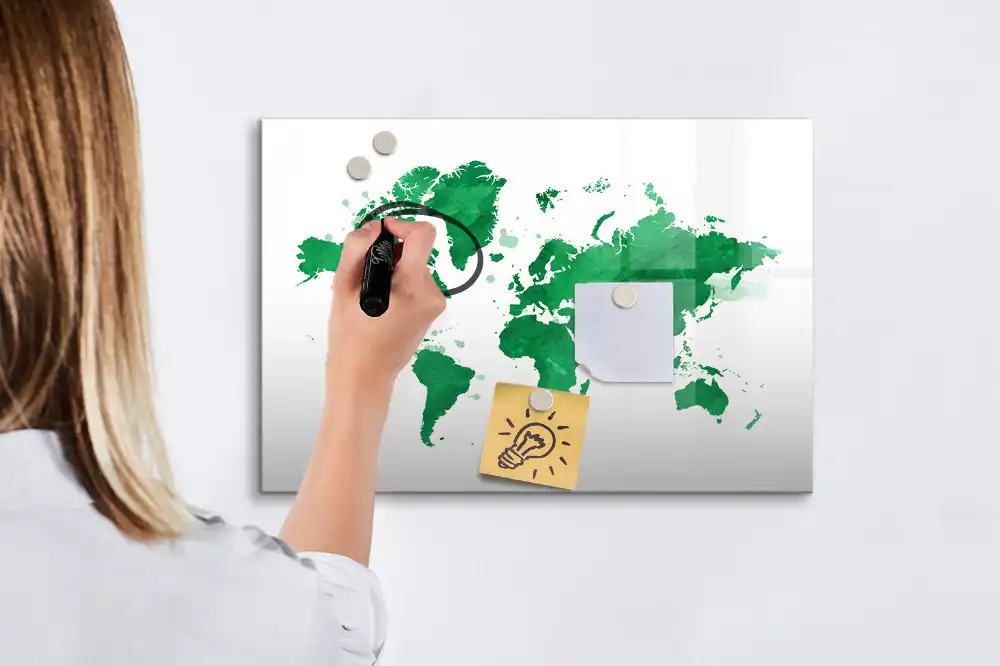 Tableau blanc magnétique effaçable à sec avec carte du monde verte