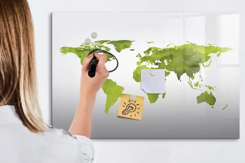 Tableau blanc magnétique effaçable à sec avec motif de carte du monde aquarelle