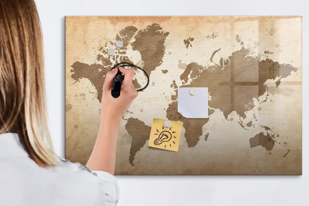 Tableau magnétique carte du monde illustrée pour enfants