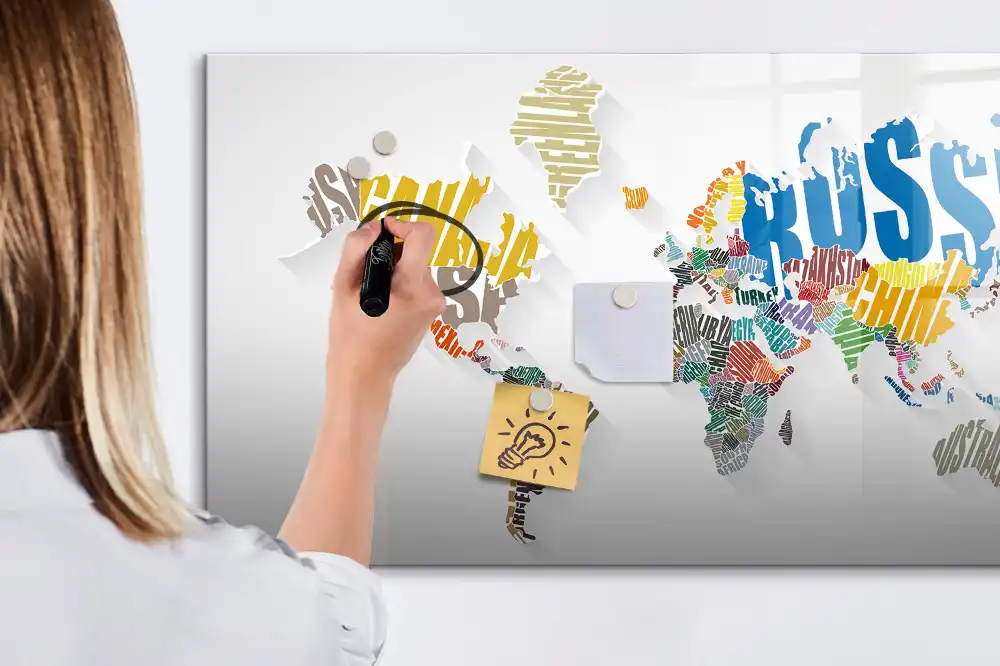 Tableau blanc magnétique effaçable à sec avec carte du monde