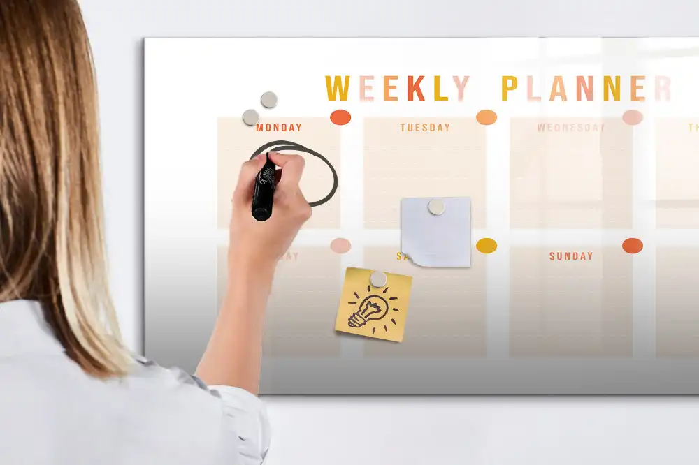 Tableau magnétique hebdomadaire pour organisation du temps de travail