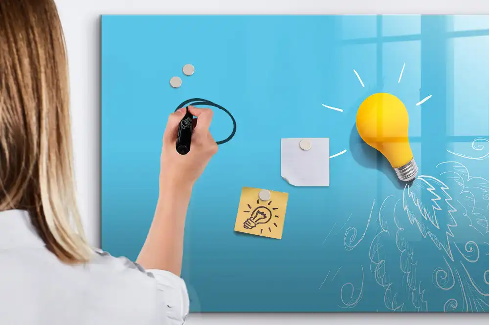 Tableau blanc magnétique effaçable à sec avec motif ampoule d'idées