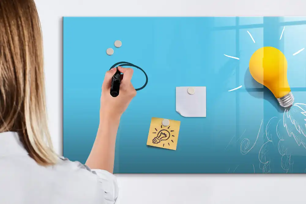 Tableau blanc magnétique effaçable à sec avec motif ampoule d'idées