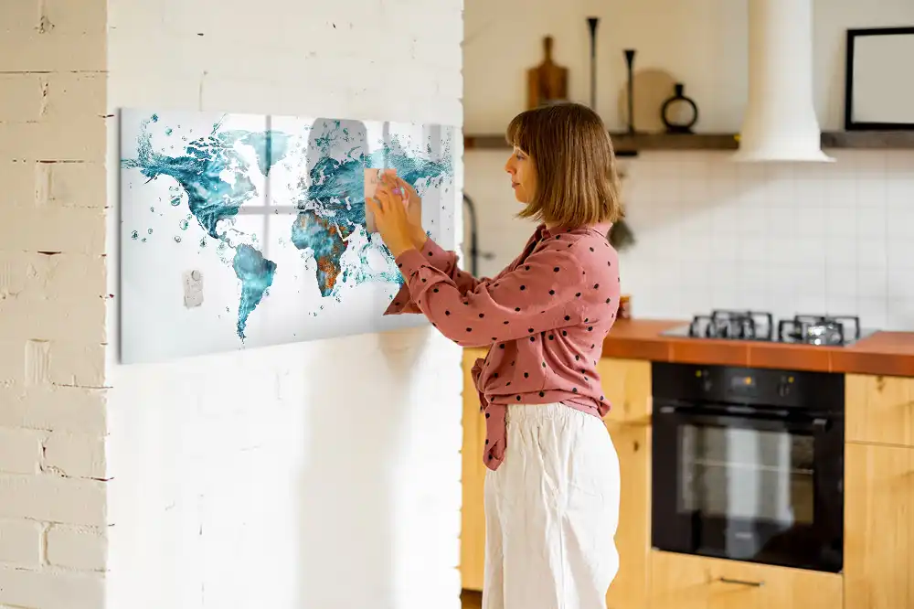 Tableau magnétique effaçable en forme de mappemonde