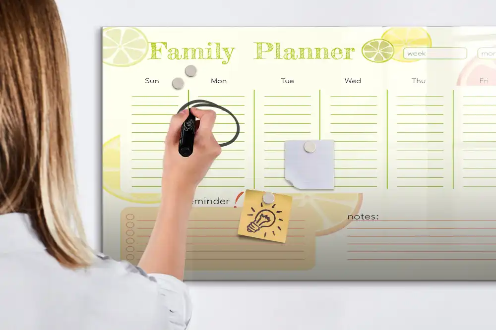 Tableau blanc magnétique effaçable à sec avec organisateur familial