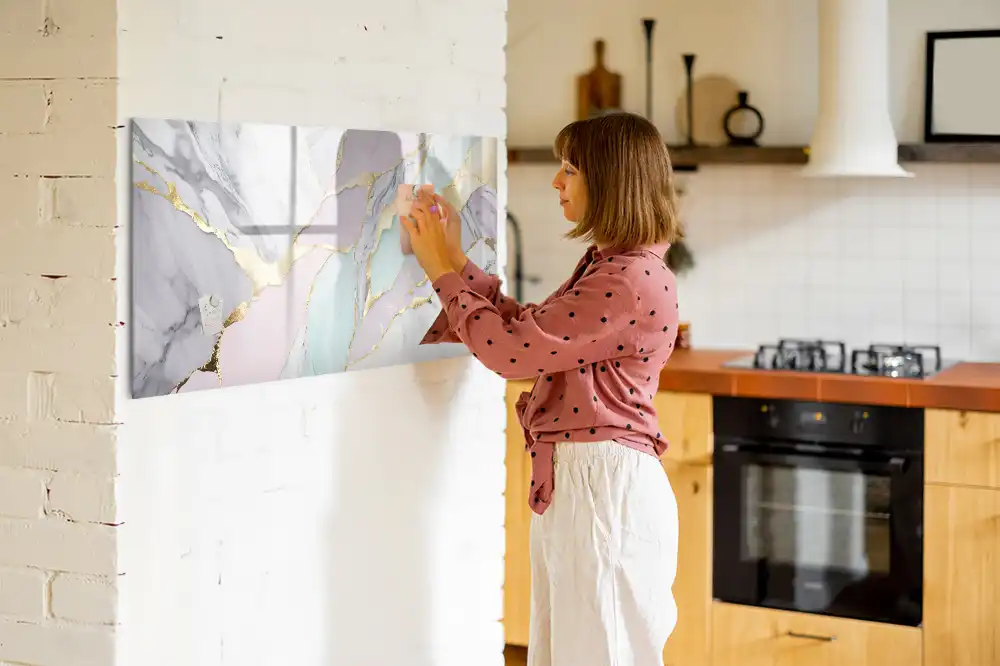 Tableau blanc magnétique effaçable à sec avec cadre finition marbre